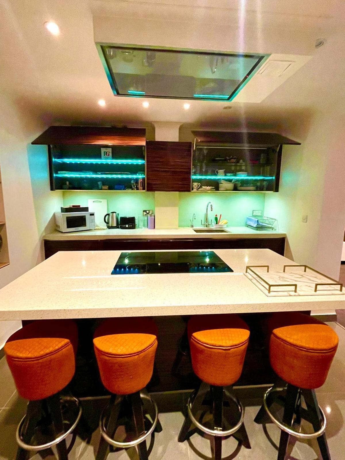 1 Bedroom Flat In Knightsbridge